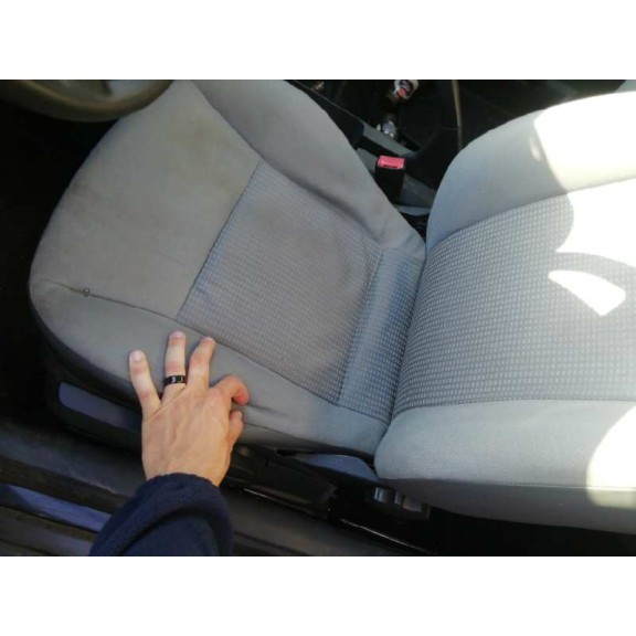 seat ibiza (6l1) del año 2004