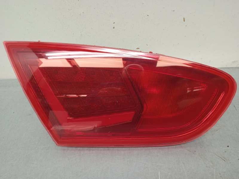 Recambio de piloto trasero izquierdo interior para seat leon (1p1) referencia OEM IAM 1P0945107M 1P0945107N 2ª SERIE DE LED