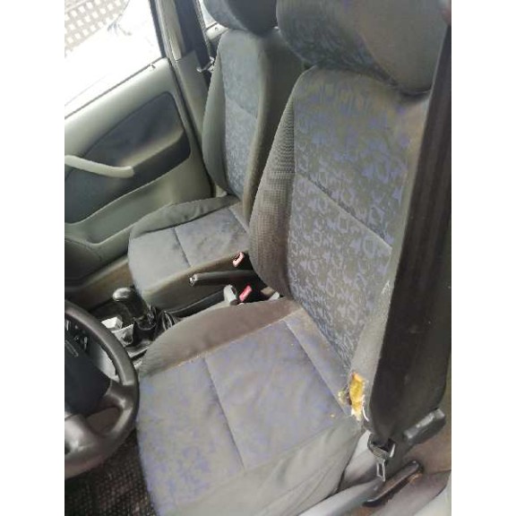 skoda octavia berlina (1u2) del año 1999