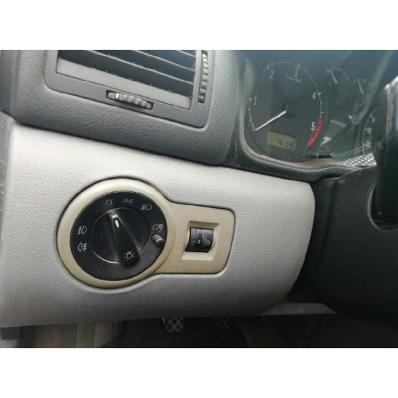 skoda octavia berlina (1u2) del año 1999