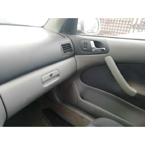 skoda octavia berlina (1u2) del año 1999