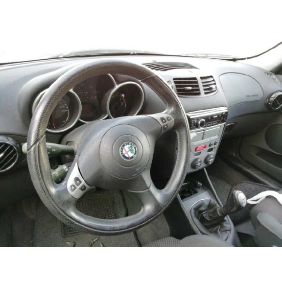 alfa romeo 147 (190) del año 2001