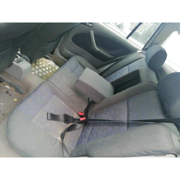 skoda octavia berlina (1u2) del año 1999