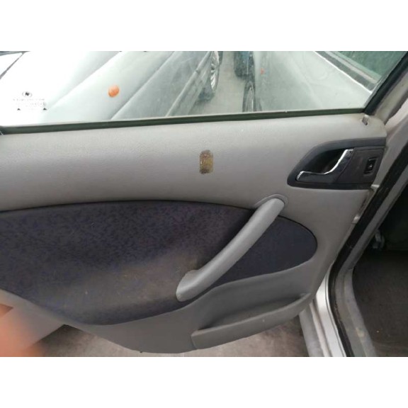 skoda octavia berlina (1u2) del año 1999