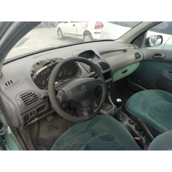 peugeot 206 berlina del año 2002