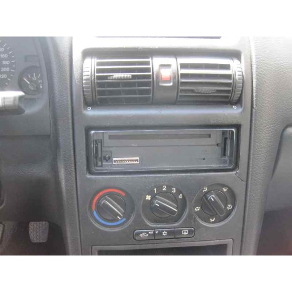 opel astra g berlina del año 1999