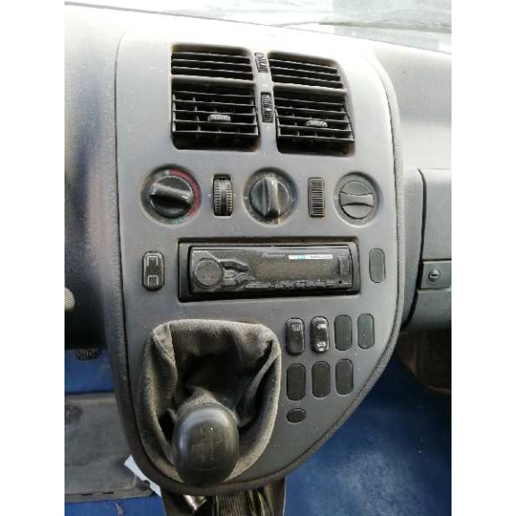 mercedes-benz vito (w638) caja cerrada del año 2003