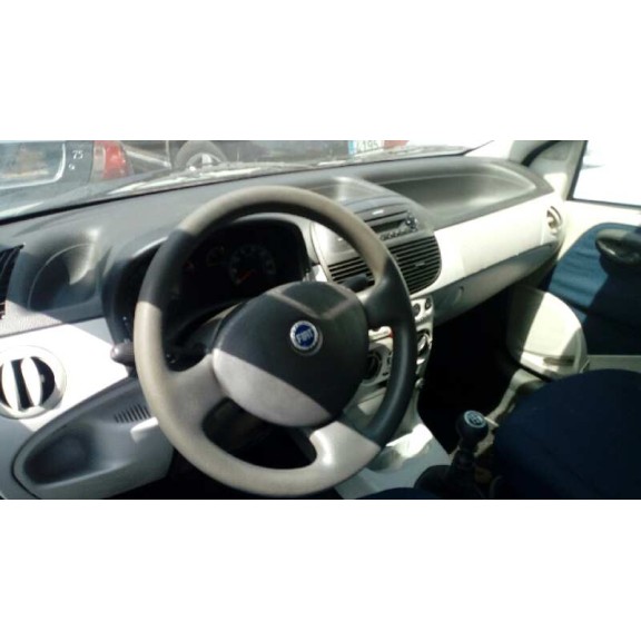 fiat punto berlina (188) del año 2004