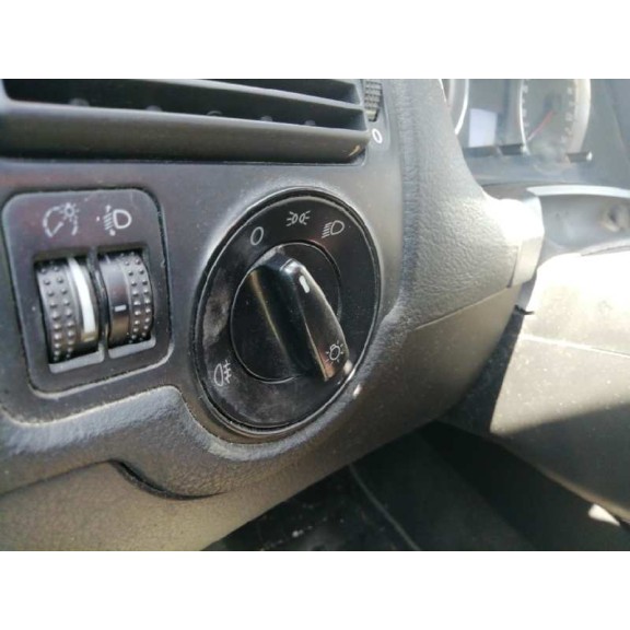 volkswagen golf iv berlina (1j1) del año 2002