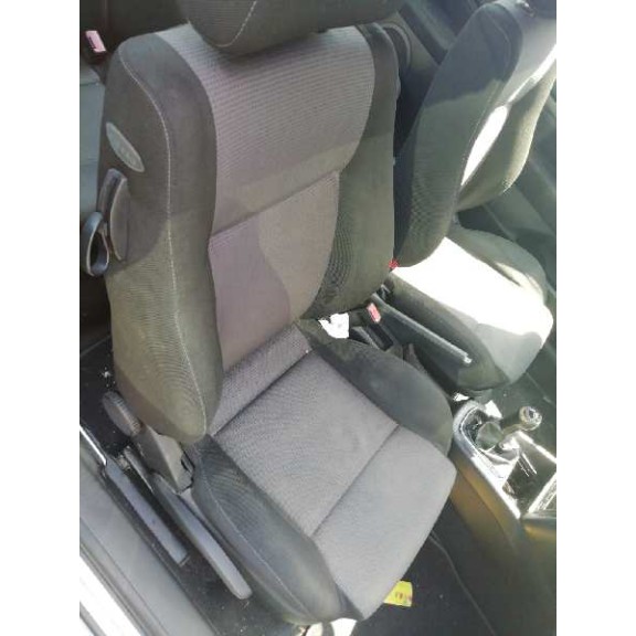 volkswagen golf iv berlina (1j1) del año 2002