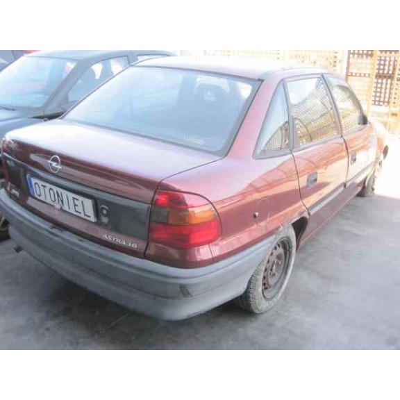 opel astra f berlina del año 1996
