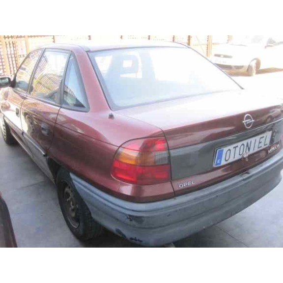 opel astra f berlina del año 1996