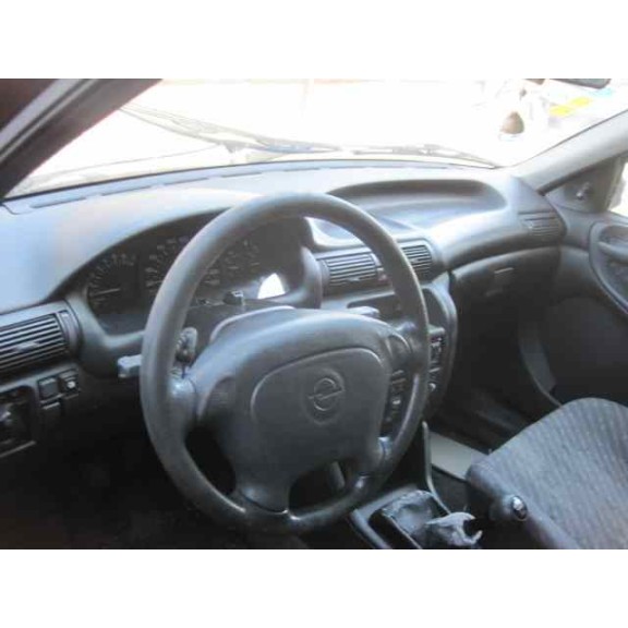 opel astra f berlina del año 1996