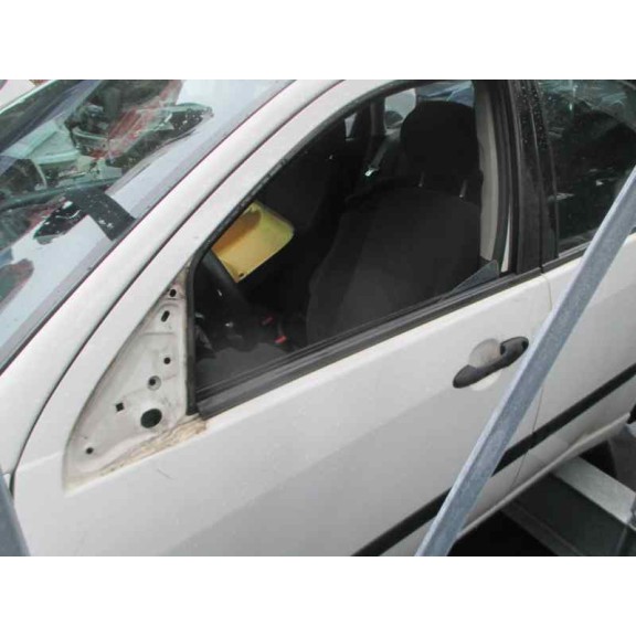 ford focus berlina (cak) del año 2001