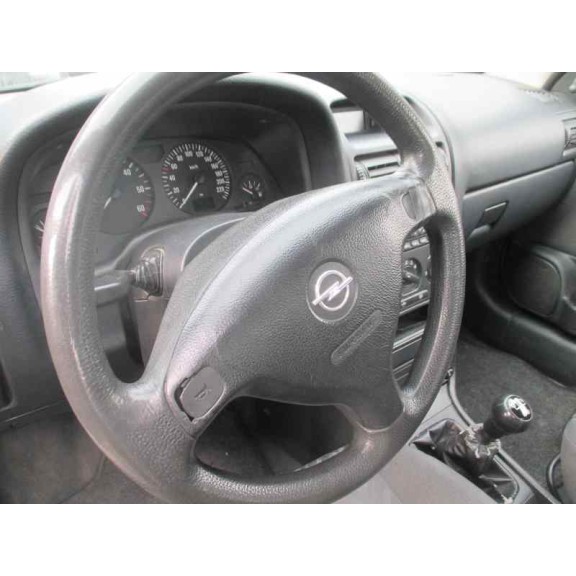 opel astra g berlina del año 2001