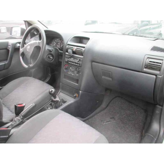 opel astra g berlina del año 2001