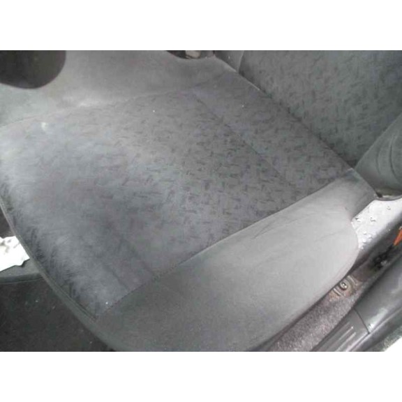 ford focus berlina (cak) del año 2001