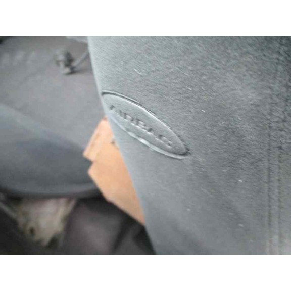 ford focus berlina (cak) del año 2001