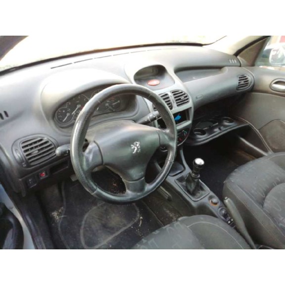 peugeot 206 berlina del año 2002