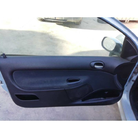 peugeot 206 berlina del año 2002