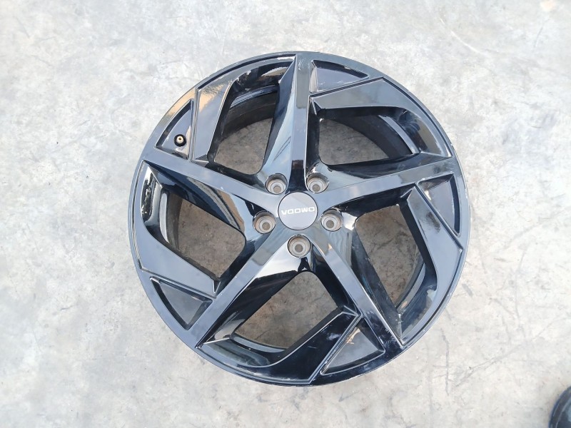 Recambio de llanta para omoda 5 referencia OEM IAM 7JX18 ET33 X1 203000879AA