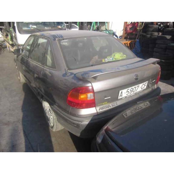 opel astra f berlina del año 1992