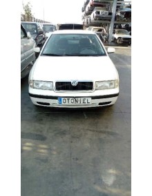 skoda octavia berlina (1u2) del año 2000
