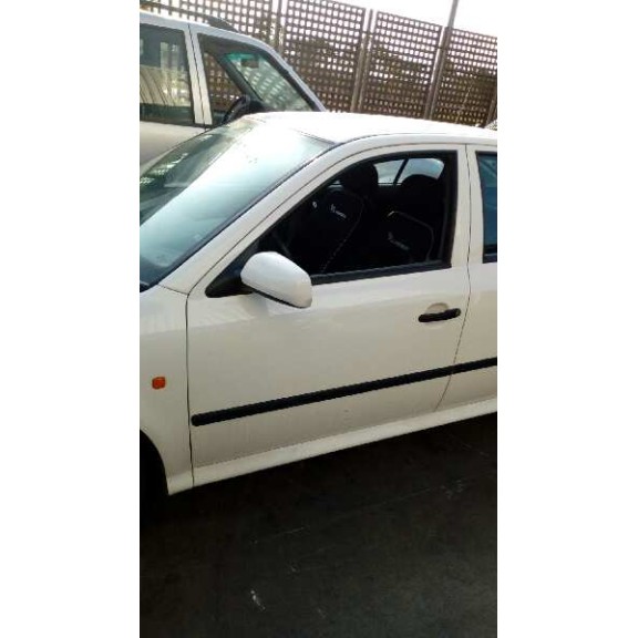 skoda octavia berlina (1u2) del año 2000