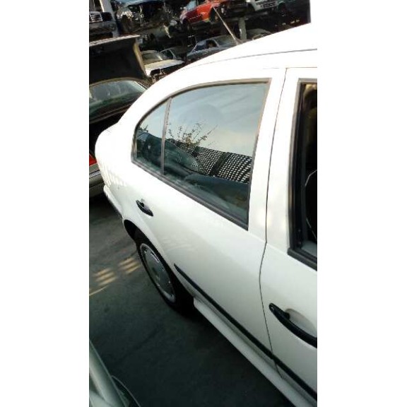 skoda octavia berlina (1u2) del año 2000