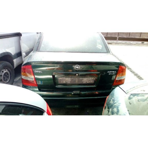 opel astra g berlina del año 1999