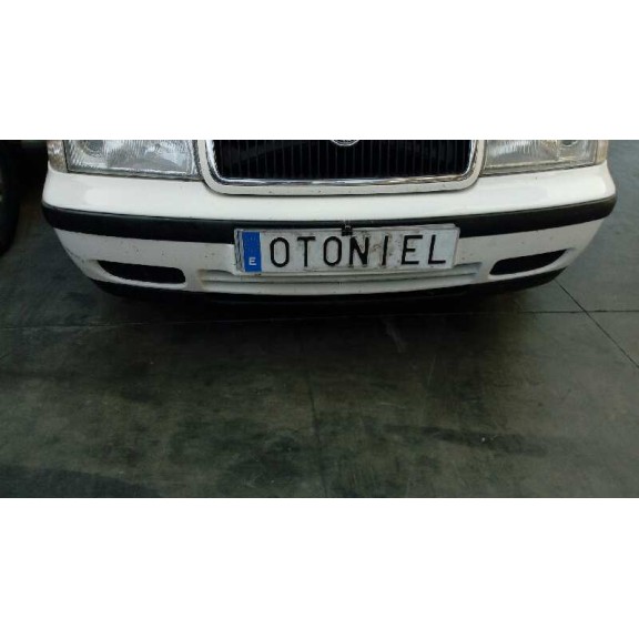 skoda octavia berlina (1u2) del año 2000