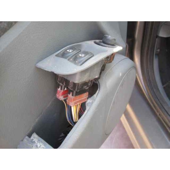 renault megane i berlina hatchback (ba0) del año 1997