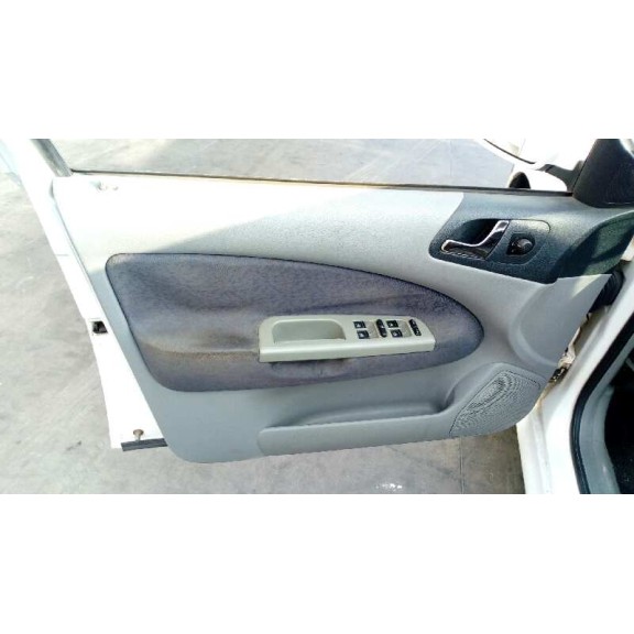 skoda octavia berlina (1u2) del año 2000