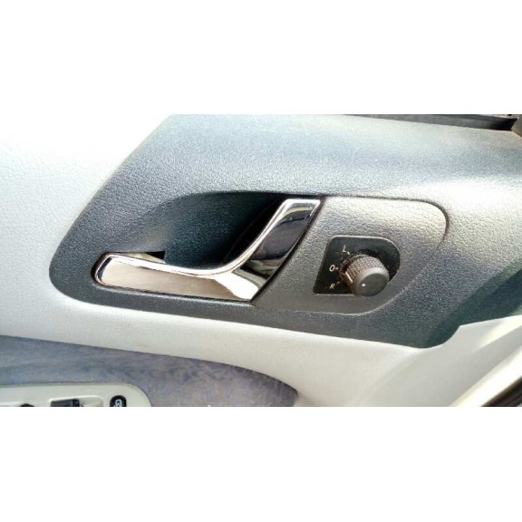 skoda octavia berlina (1u2) del año 2000