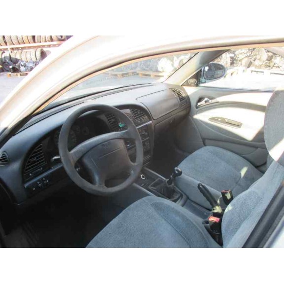 daewoo nubira berlina del año 1999