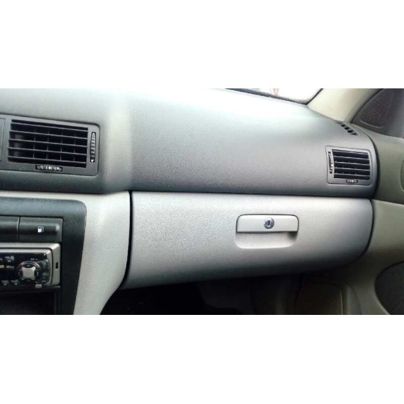 skoda octavia berlina (1u2) del año 2000