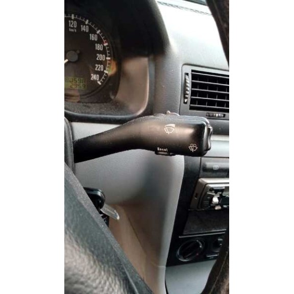 skoda octavia berlina (1u2) del año 2000