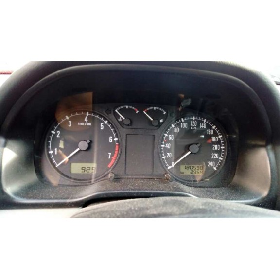 skoda octavia berlina (1u2) del año 2000