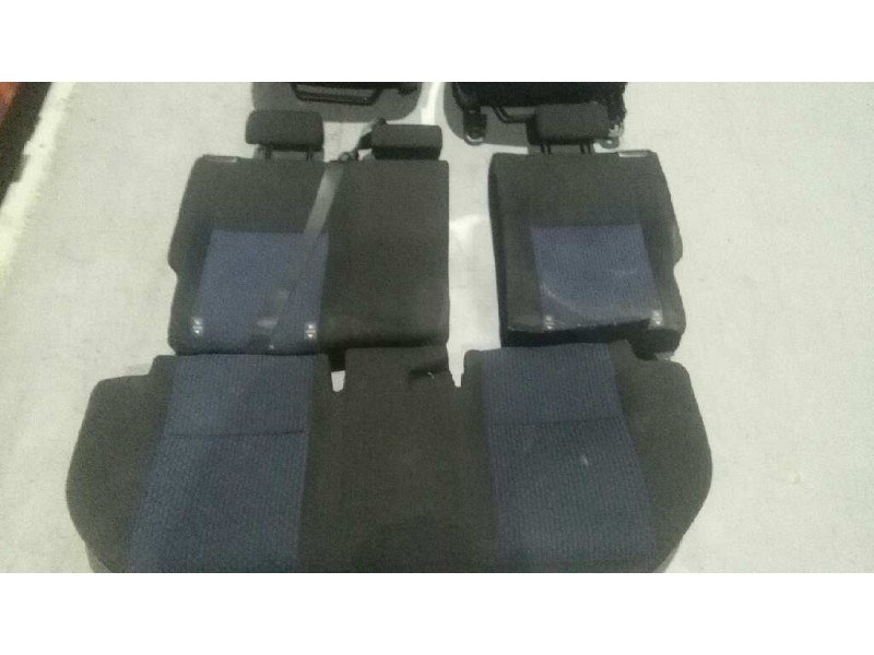 Recambio de juego asientos completo para toyota auris 1.4 turbodiesel cat referencia OEM IAM  MANUAL 5P
