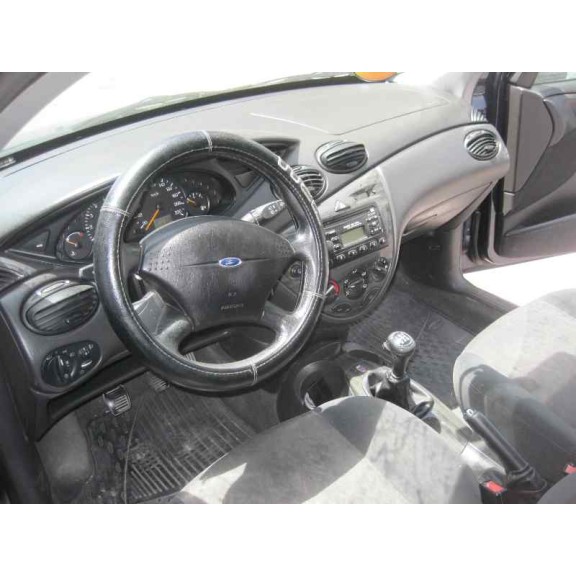 ford focus berlina (cak) del año 2000