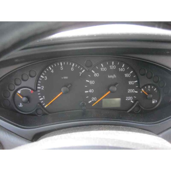 ford focus berlina (cak) del año 2000