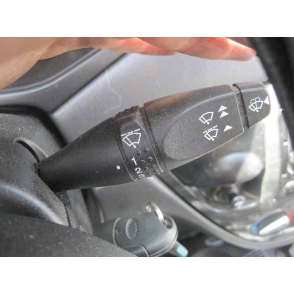 ford focus berlina (cak) del año 2000