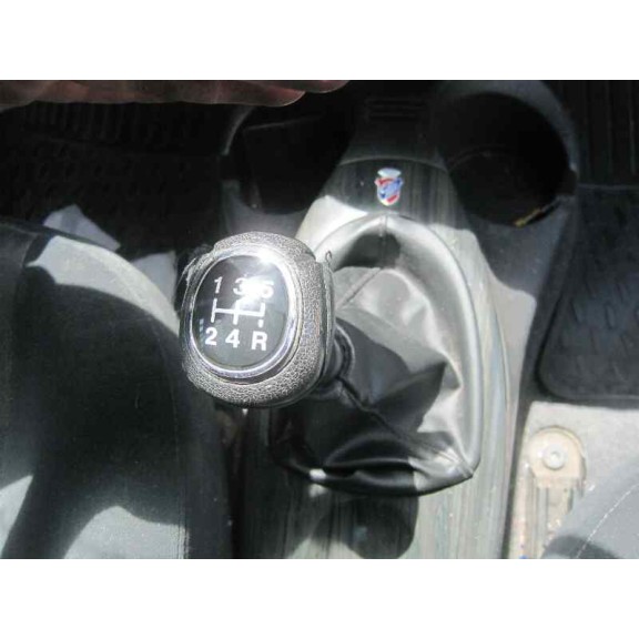 ford focus berlina (cak) del año 2000