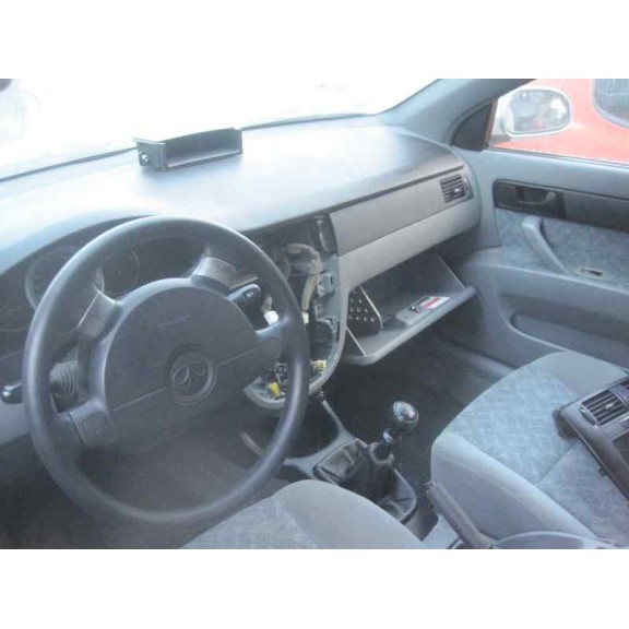 daewoo nubira berlina del año 2003