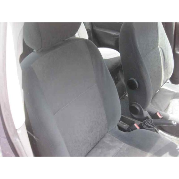 ford focus berlina (cak) del año 2000