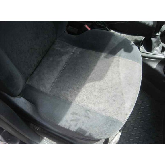 ford focus berlina (cak) del año 2000