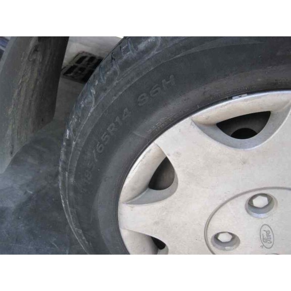 ford focus berlina (cak) del año 2000