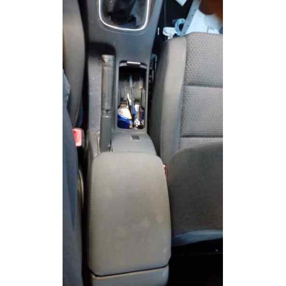 volkswagen golf v berlina (1k1) del año 2008