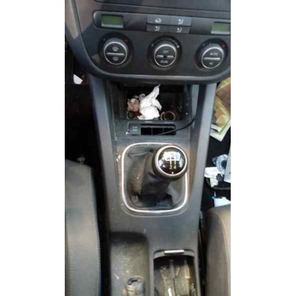 volkswagen golf v berlina (1k1) del año 2008