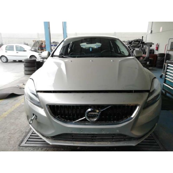 volvo v40 del año 2017